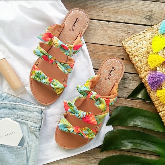 LAST CHANCE!!//The Francis Baby// Summer Sandals - Picture 2 of 4
